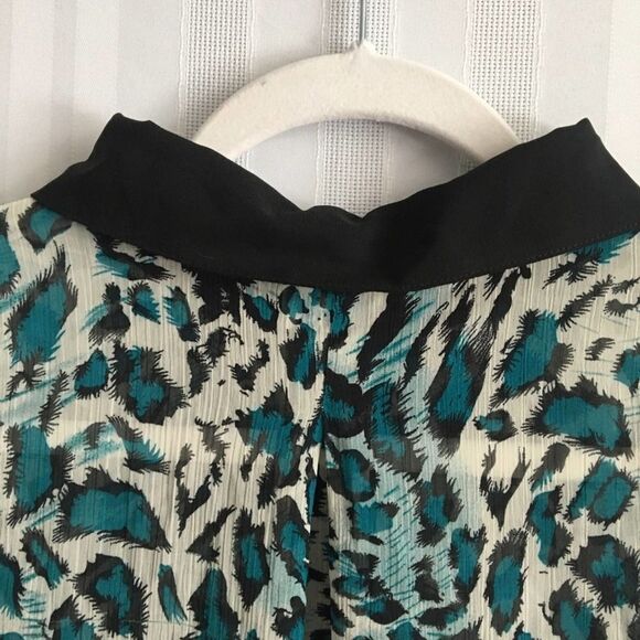 H.I.P. Leopard Sleeveless Tunic Top Small Blue Sleeveless High Low Button Front - Picture 9 of 10